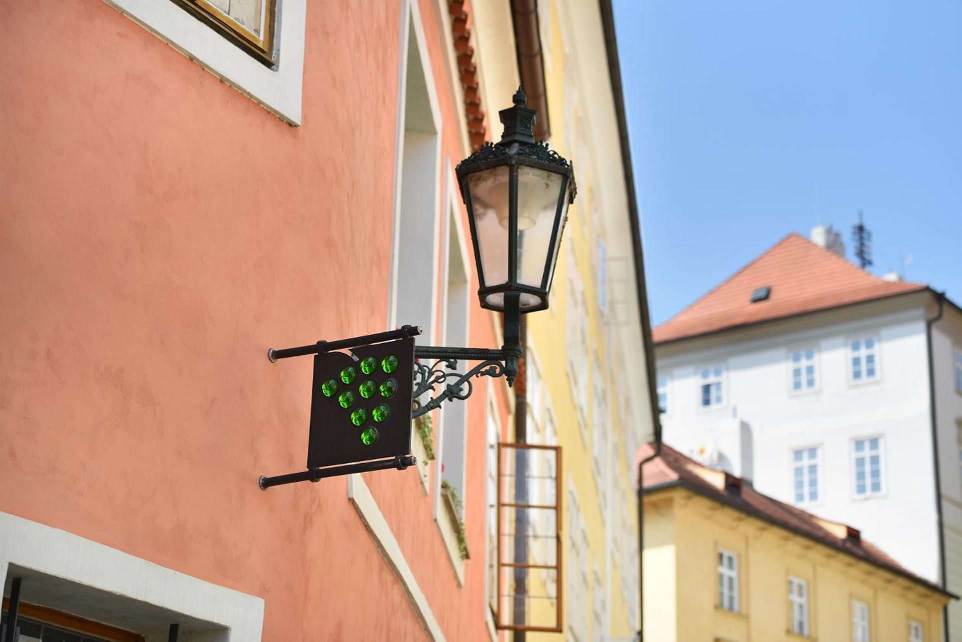 Hotel At The Green Grape Praha Eksteriør bilde