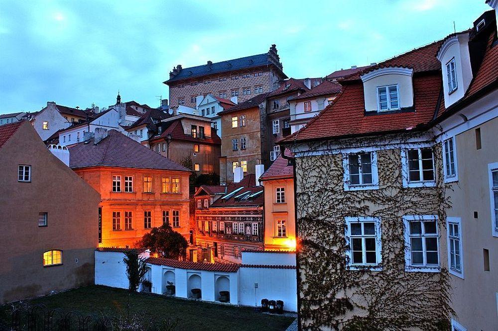 Hotel At The Green Grape Praha Eksteriør bilde