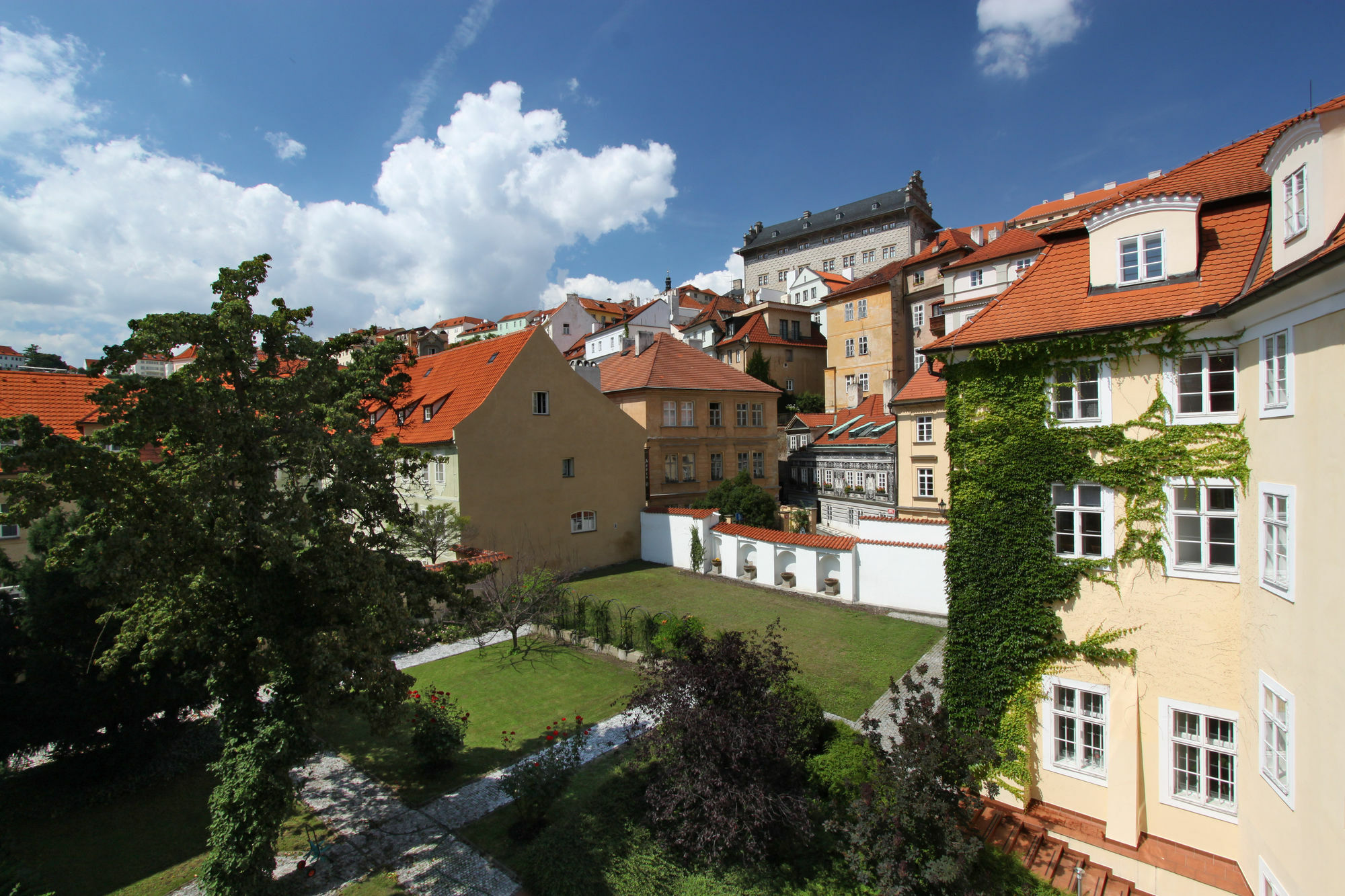 Hotel At The Green Grape Praha Eksteriør bilde